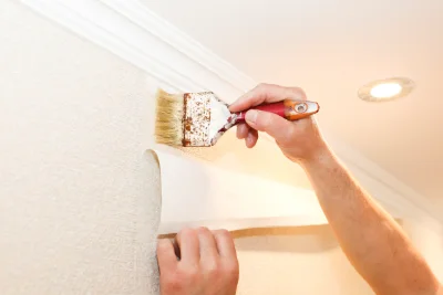 Pose de papier peint à Bernesq — revêtements muraux et toiles de verre